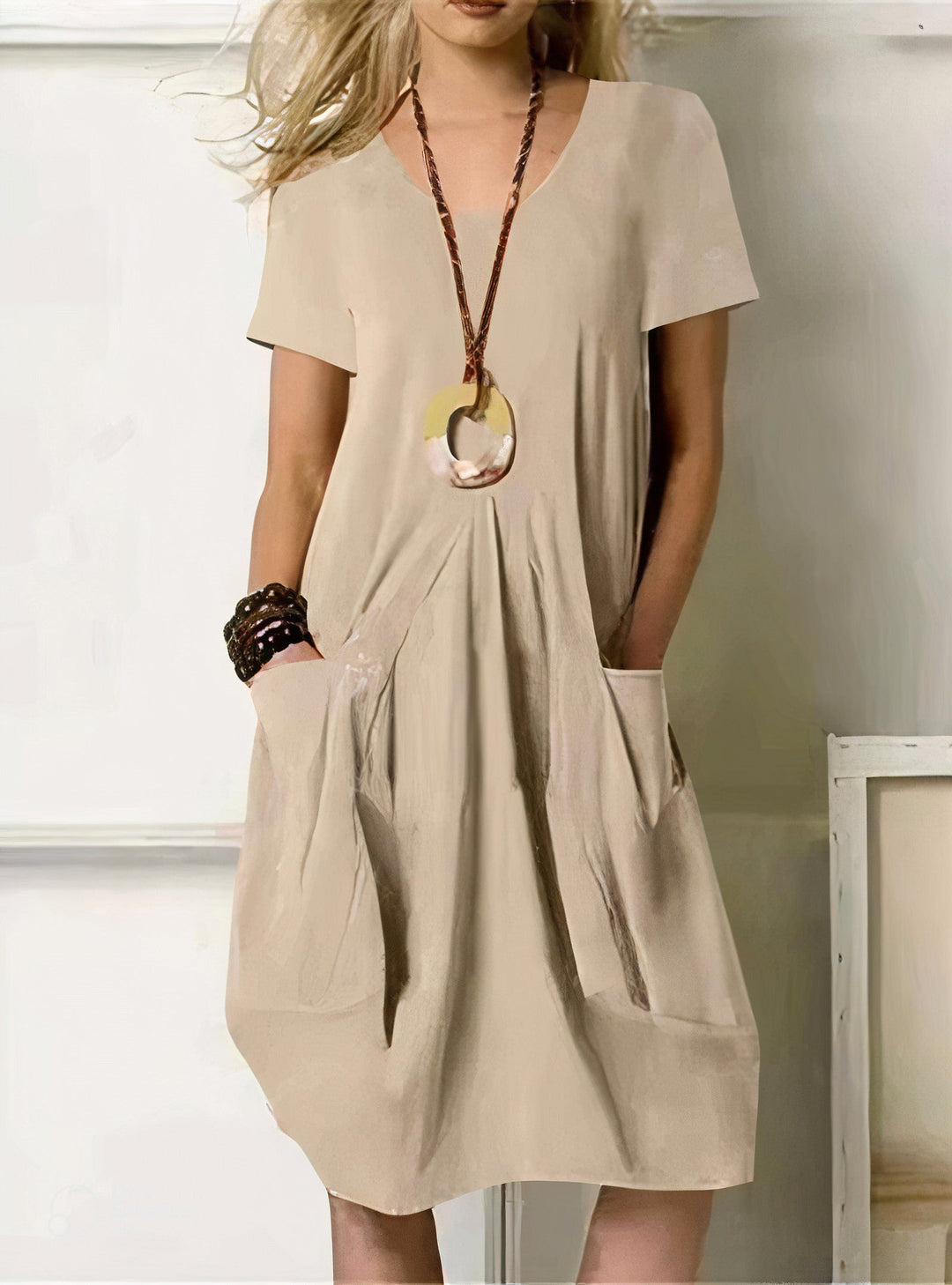 Vestido casual cómodo con bolsillos y corte fluido – MAÉLIA