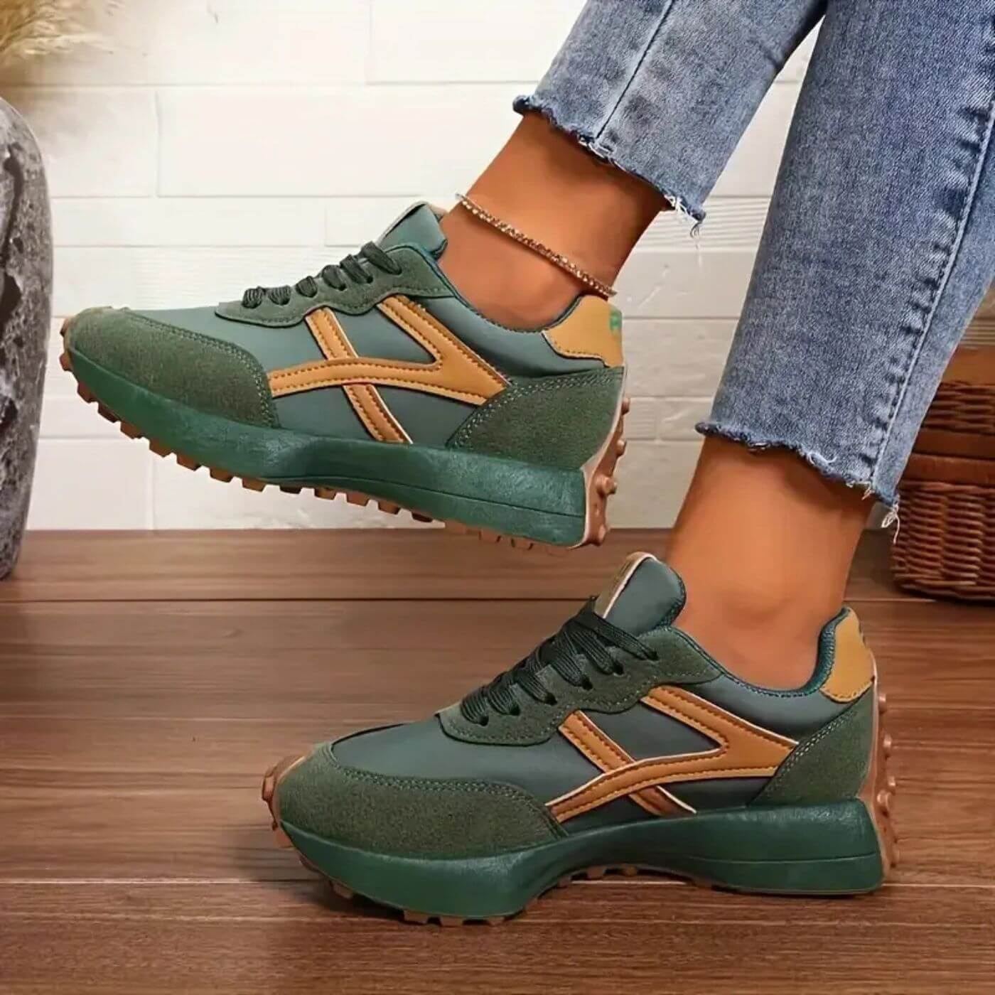 Zapatillas cómodas para mujer con diseño moderno – Lianora