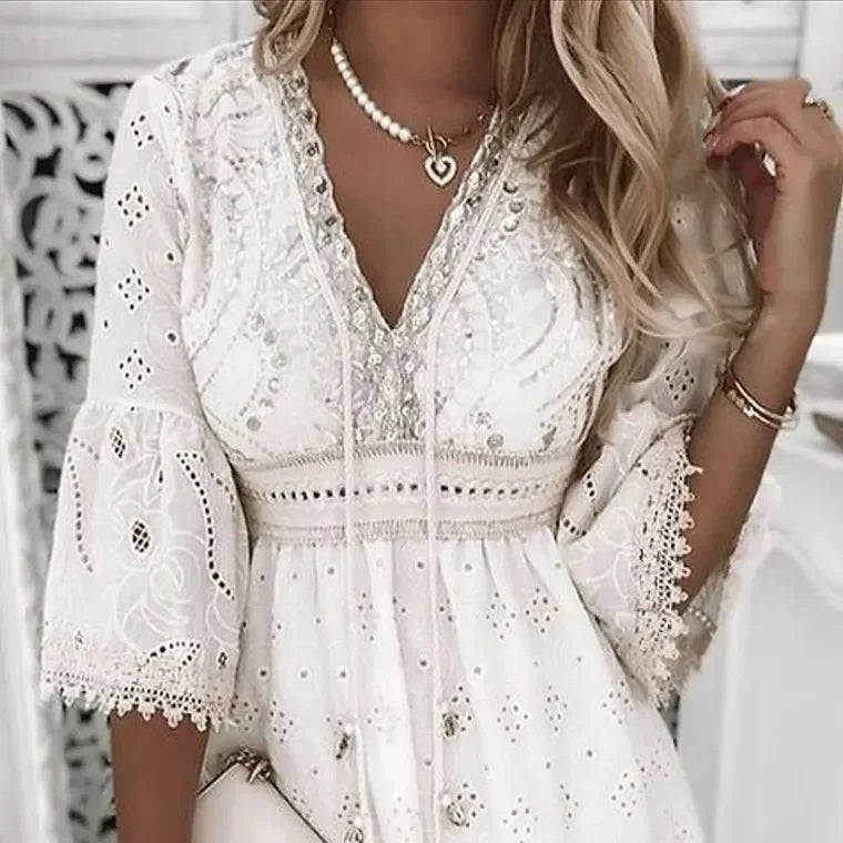 ELENA – Vestido mini bohemio con escote en V, mangas acampanadas y detalles de encaje