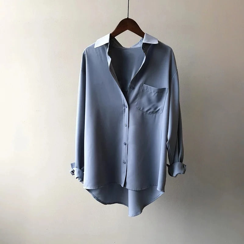 Blusa de satén sedoso con corte clásico y estilo refinado – DALIA