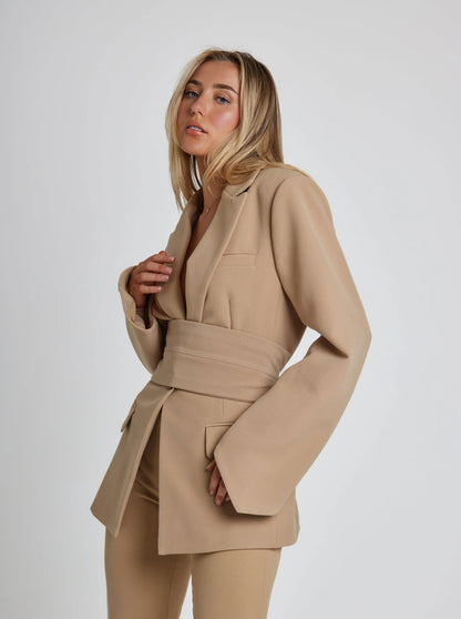 Blazer entallada con cinturón para mujer – CLAIRE