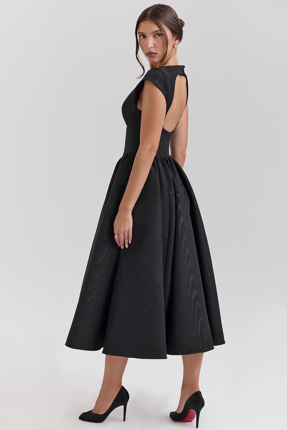 Elara – Vestido midi sin mangas con espalda descubierta y corte en línea A para mujer