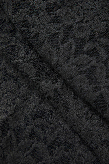 Celestina – Vestido largo de encaje con detalle semitransparente para mujer