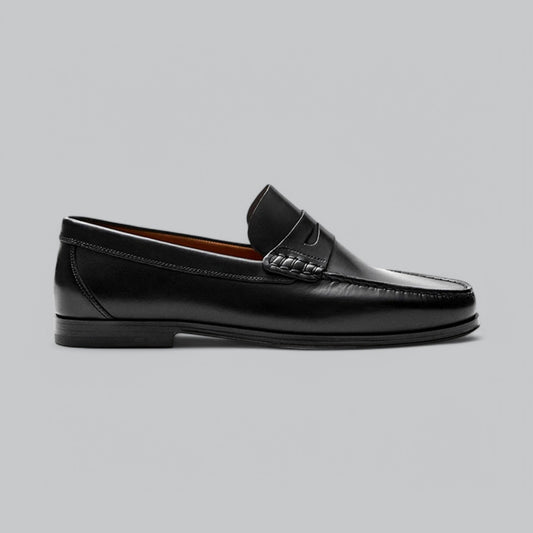 Mocasines clásicos de hombre con líneas depuradas y acabado elegante – ALVÉRON