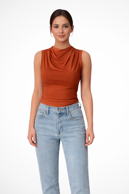 Kaia – Top sin mangas con cuello drapeado y peplum para mujer
