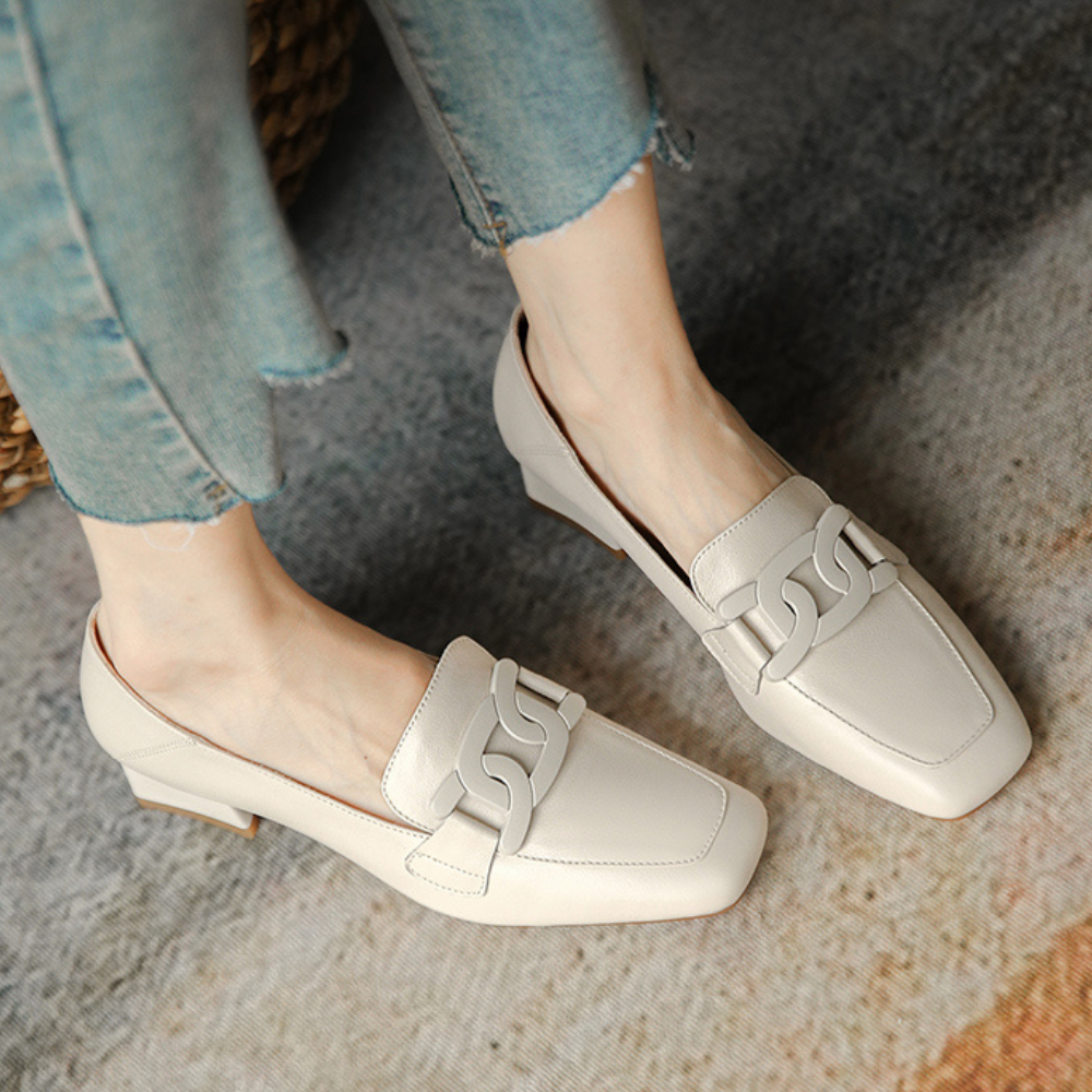 Zapatos de mujer elegantes y cómodos con diseño clásico y detalles refinados – ELYSEE ÉLITE