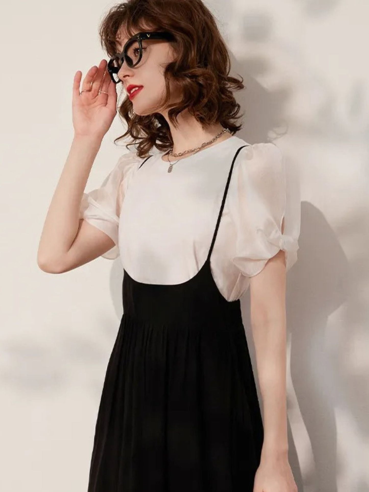 Conjunto de top con mangas abullonadas y falda midi – LIDIA