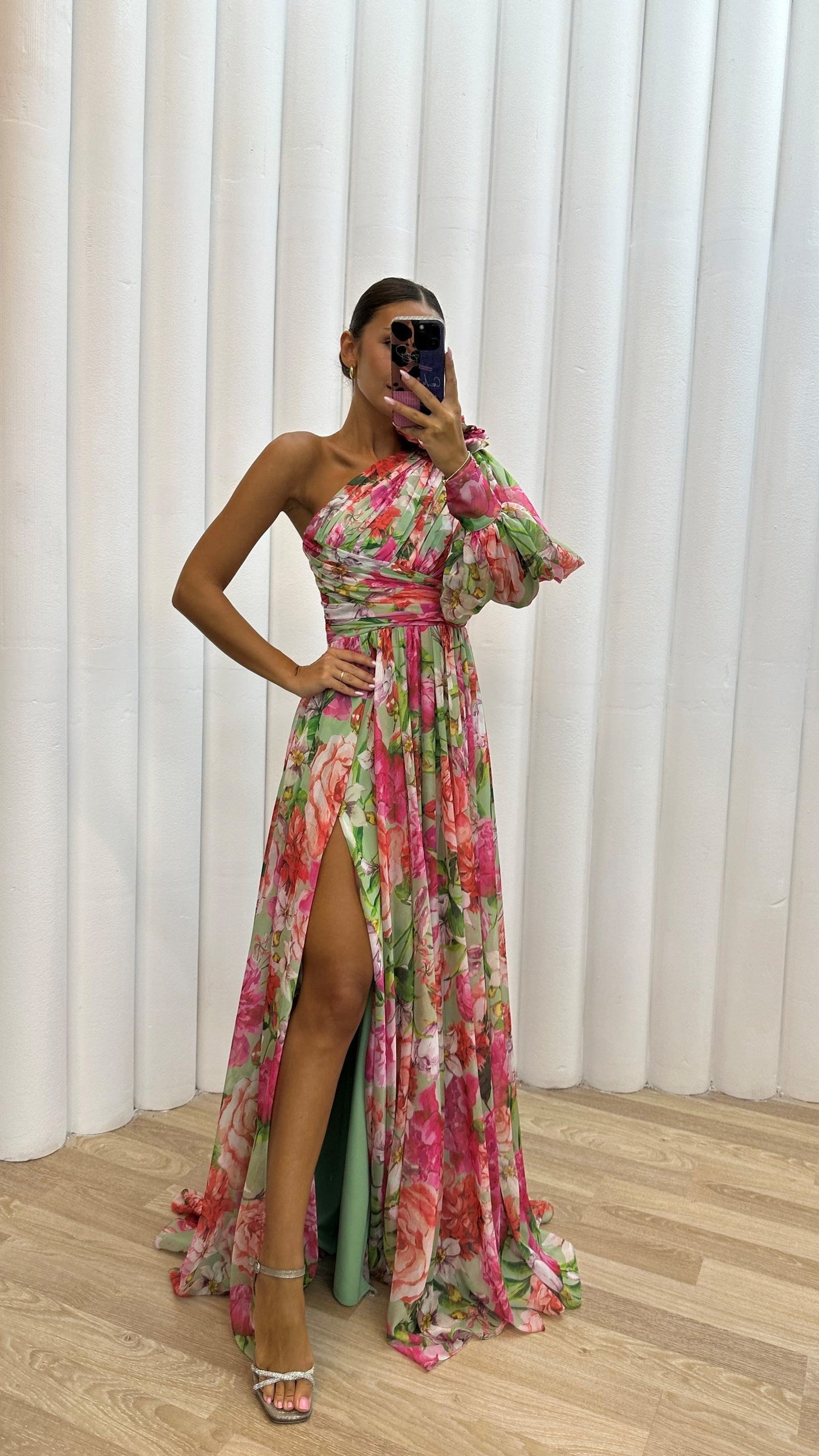 Florencia – Vestido maxi de verano con un hombro descubierto y estampado floral para mujer