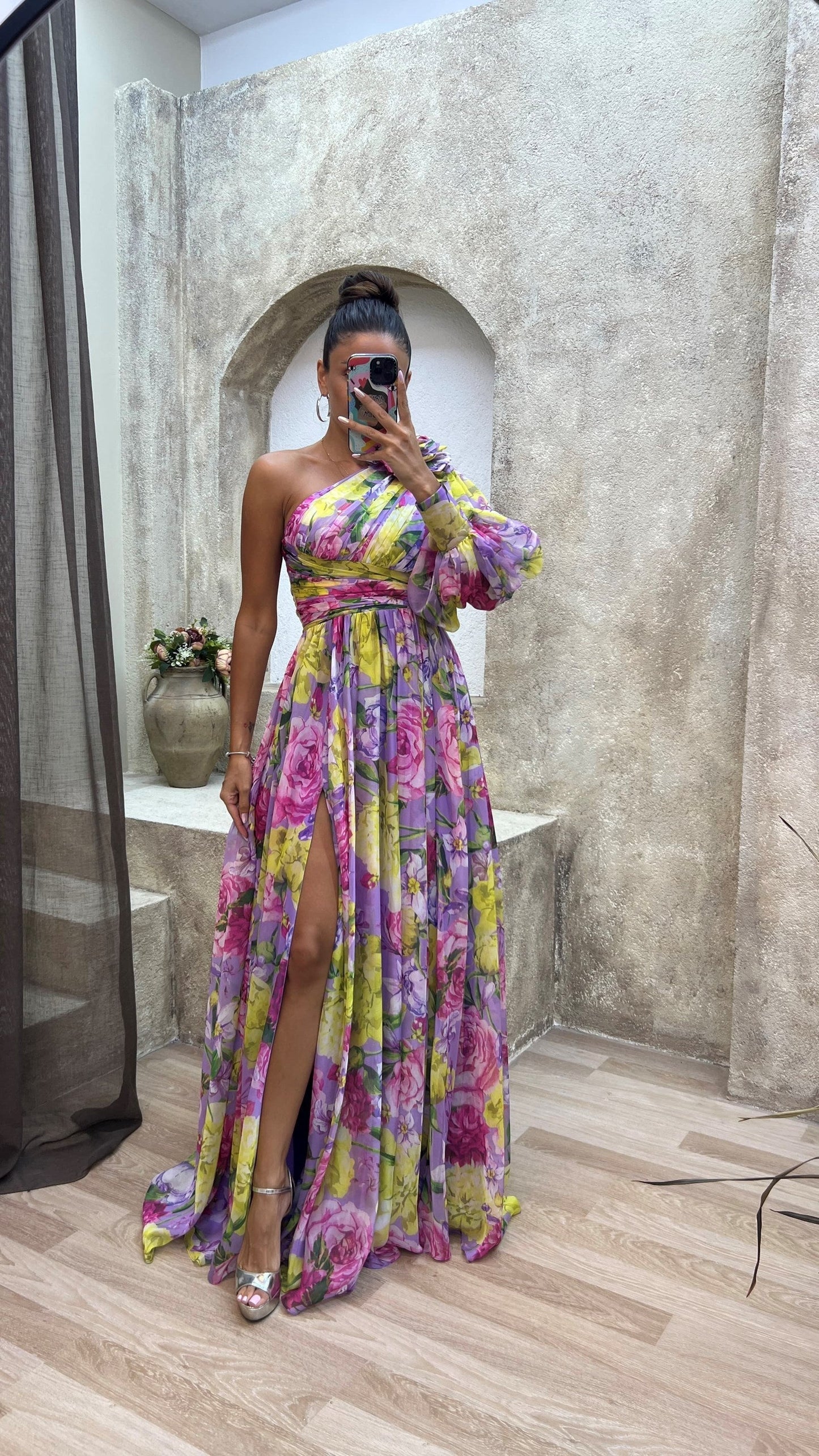 Florencia – Vestido maxi de verano con un hombro descubierto y estampado floral para mujer