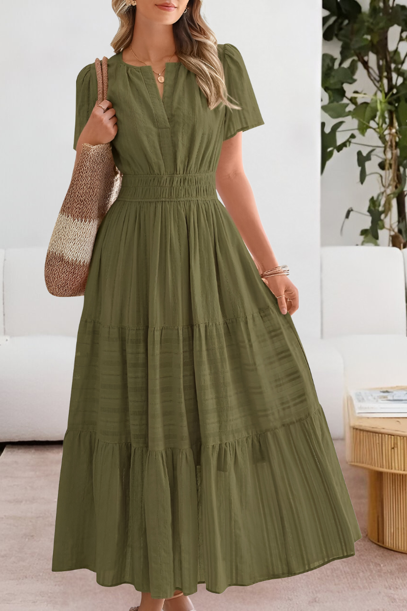 Eliana – Vestido elegante con estructura plisada refinada para mujer