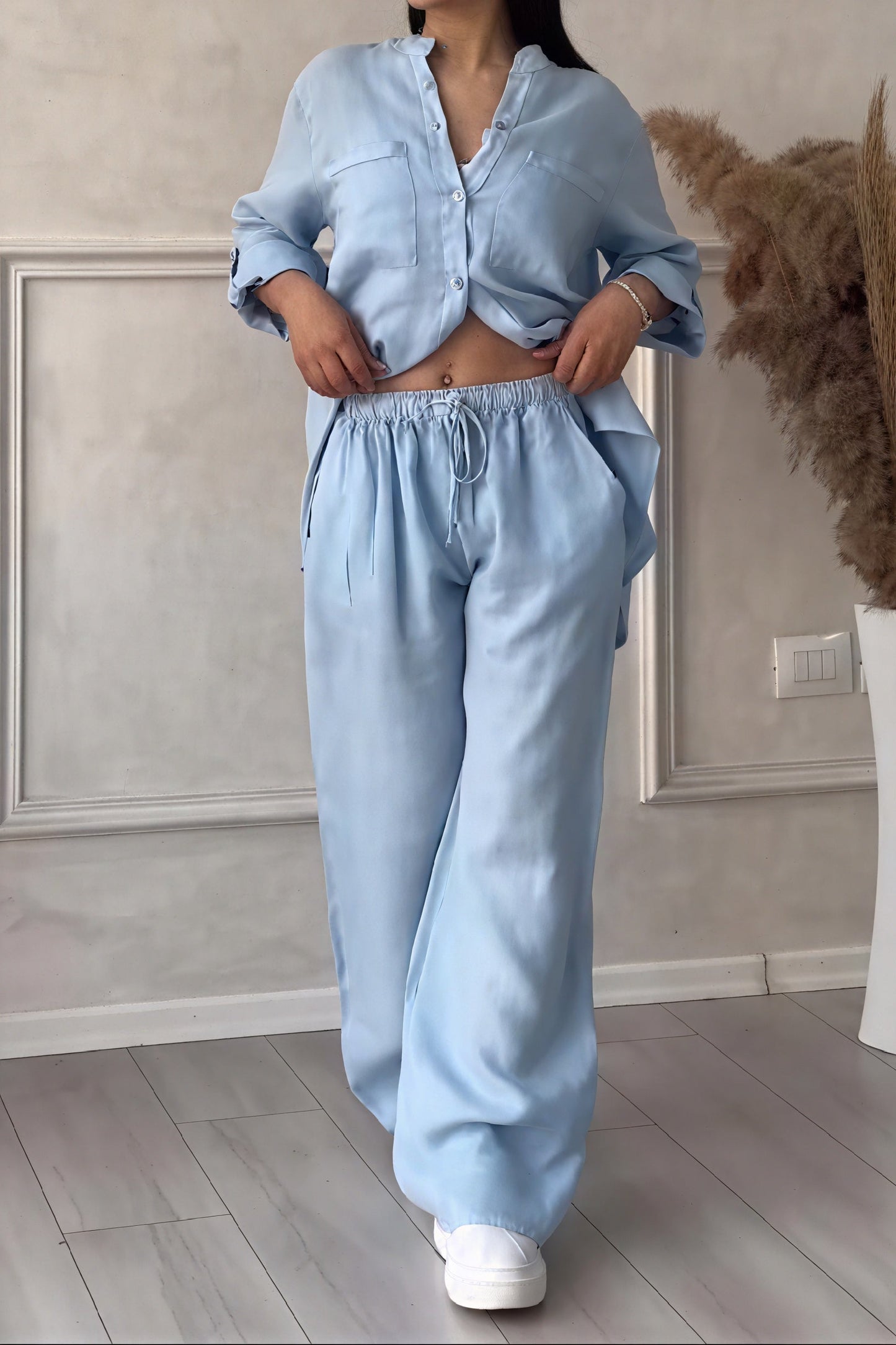 Ava – Conjunto casual de dos piezas con camisa de botones y pantalones de pierna ancha para mujer