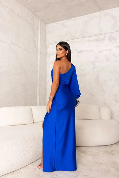LUCINDA – Vestido maxi satinado de un hombro con drapeado elegante