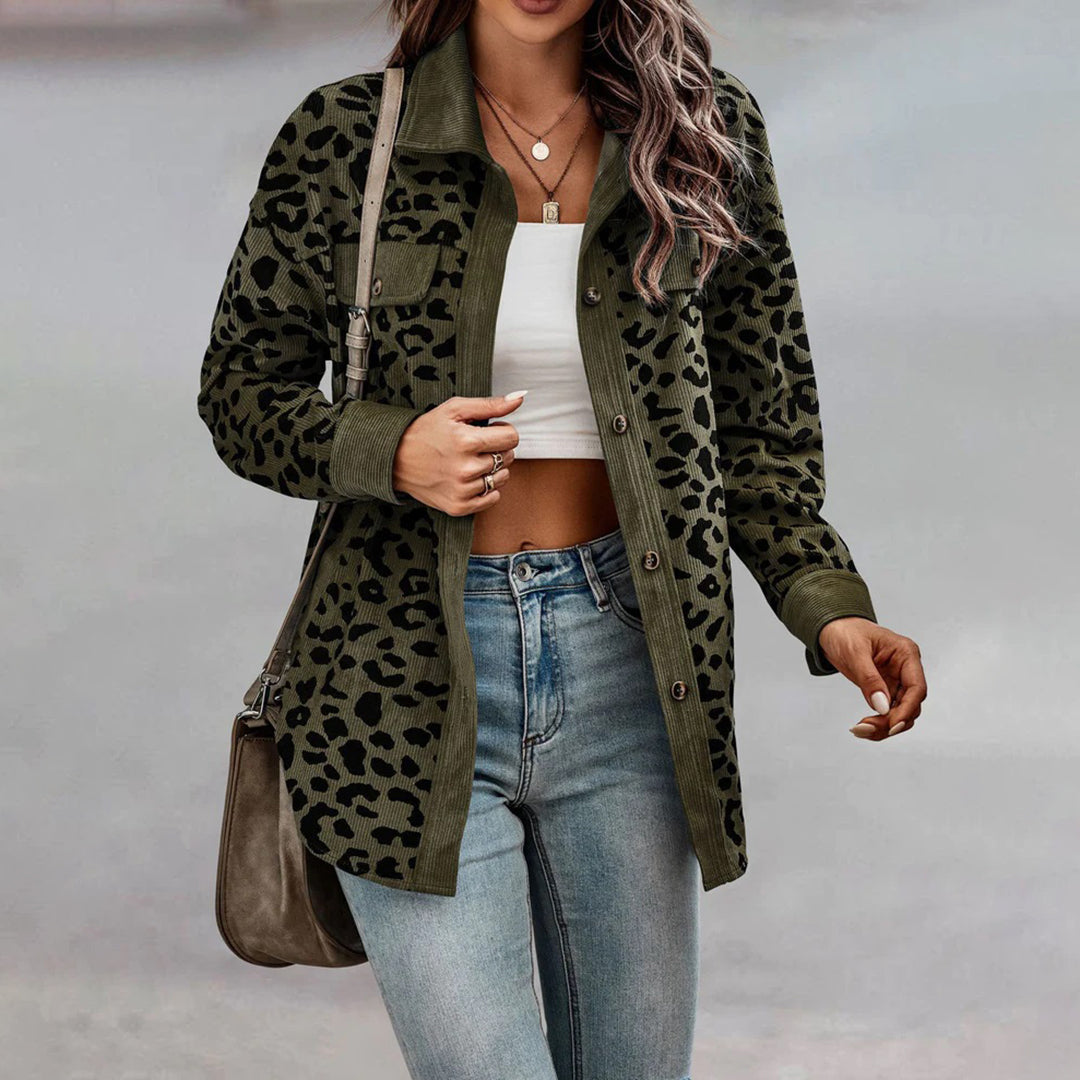 Blazer entallada con estampado de leopardo – LÉONA