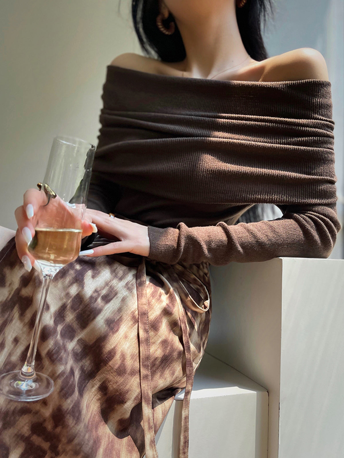 Elara – Suéter entallado elegante de mezcla de lana con detalle fruncido para mujer