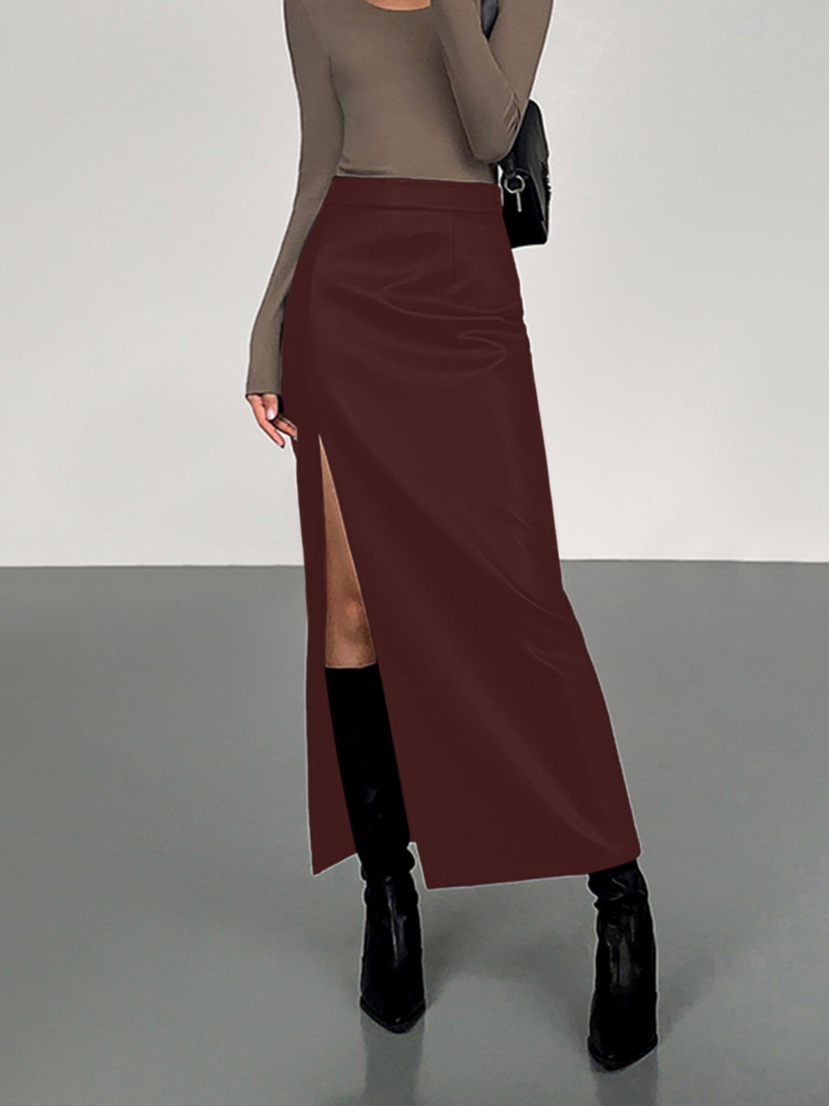 Aurora – Falda midi de cuero sintético con abertura lateral para mujer