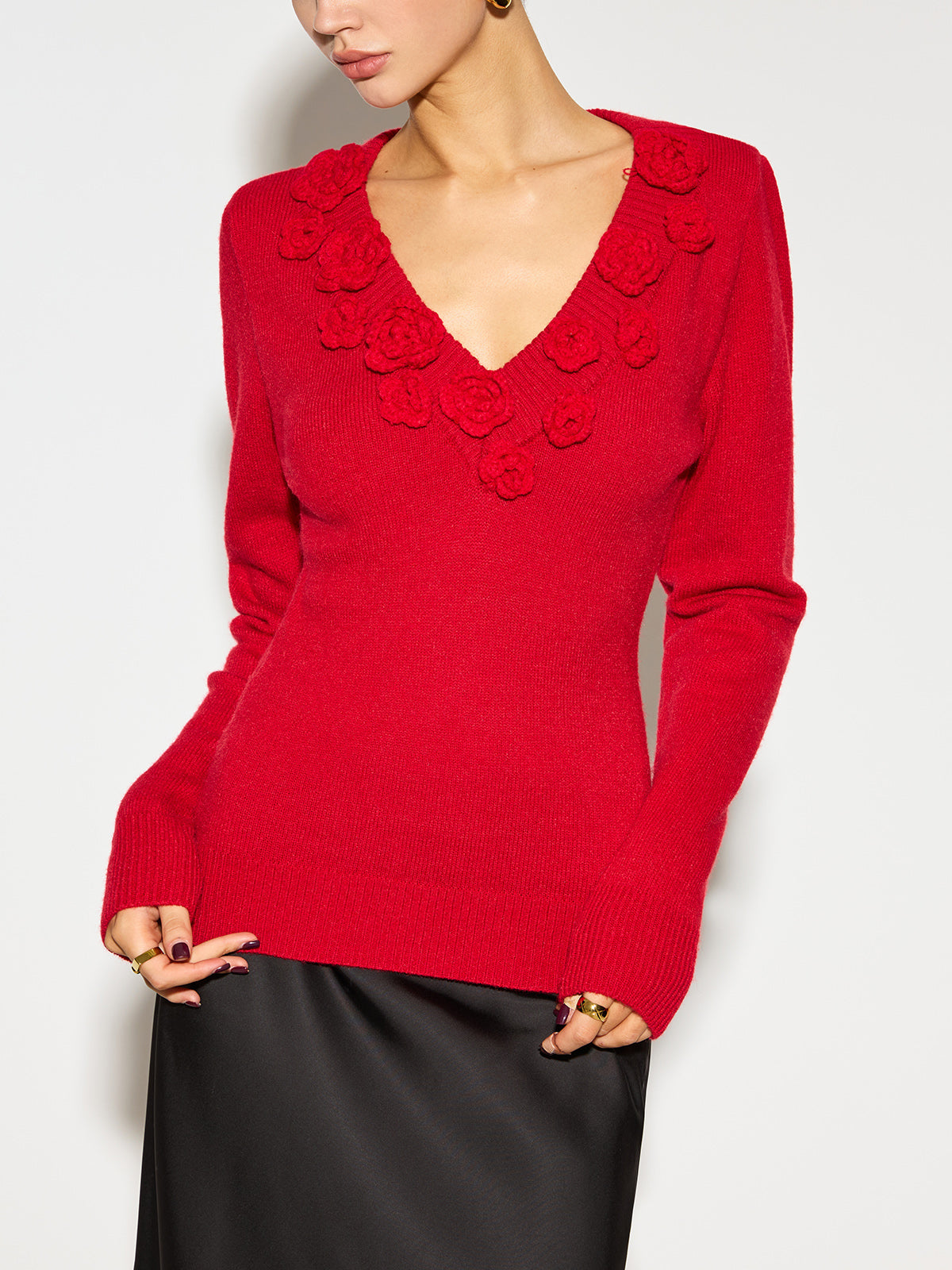 Florencia – Top de punto ceñido con escote en V y flores 3D para mujer