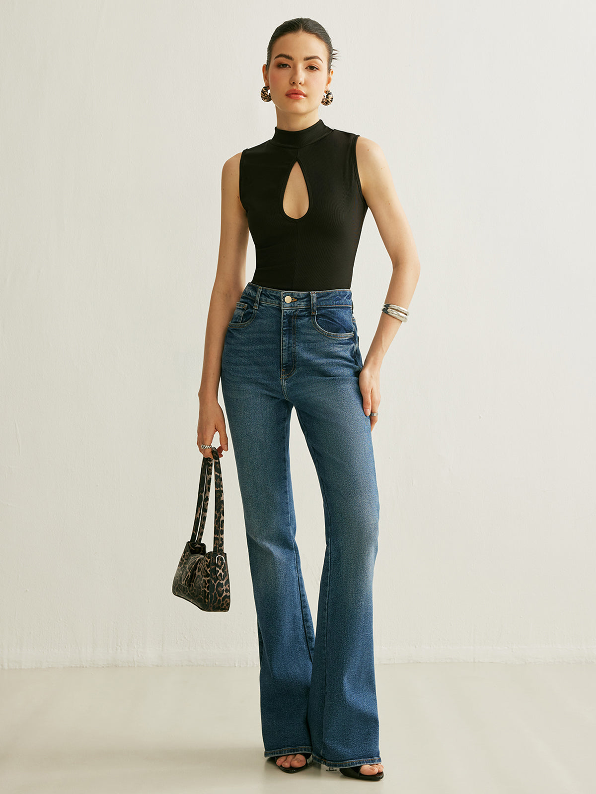Celina – Top de cuello alto con abertura decorativa para mujer