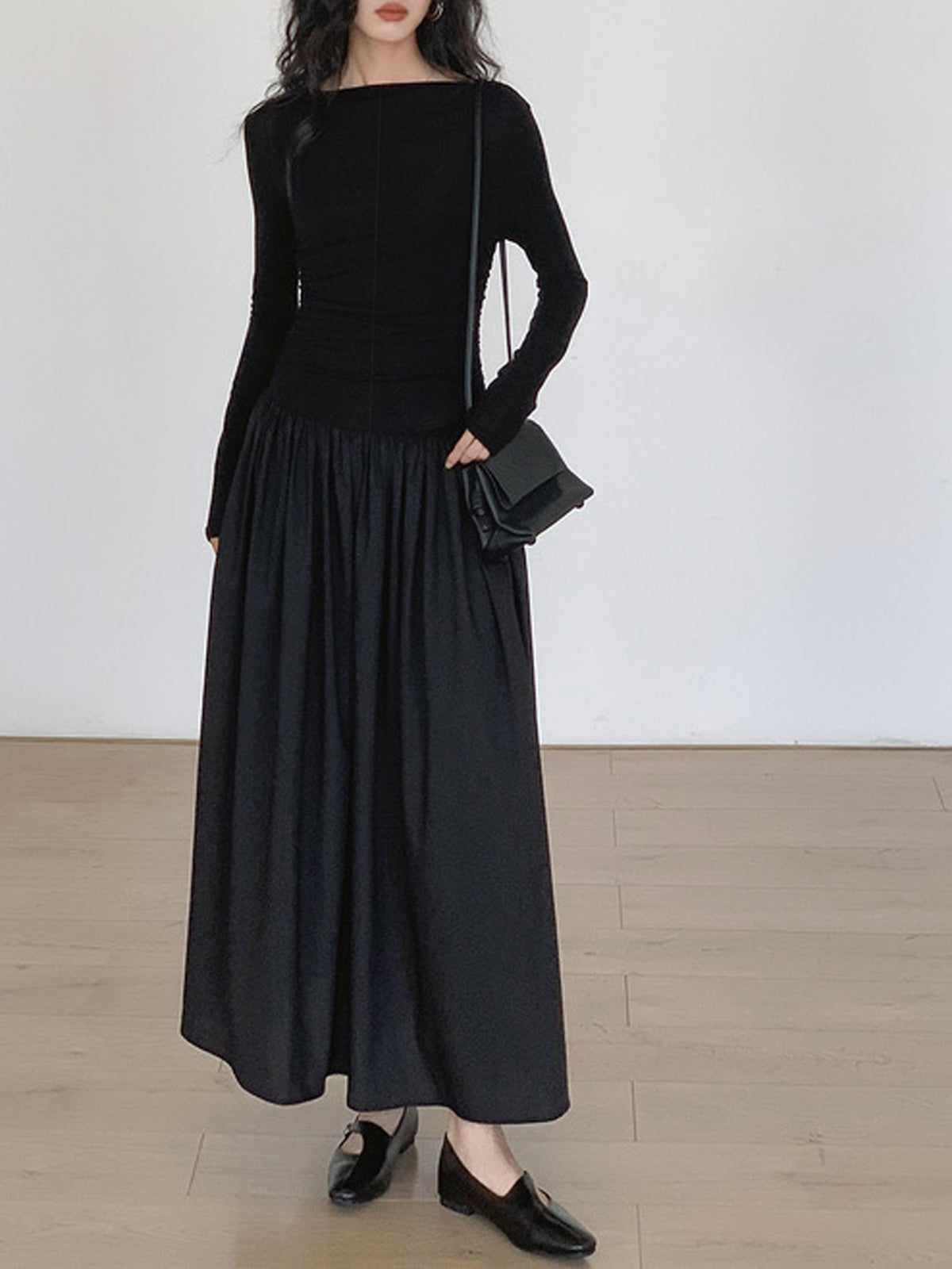 Valentina – Vestido midi de punto con paneles plisados para mujer