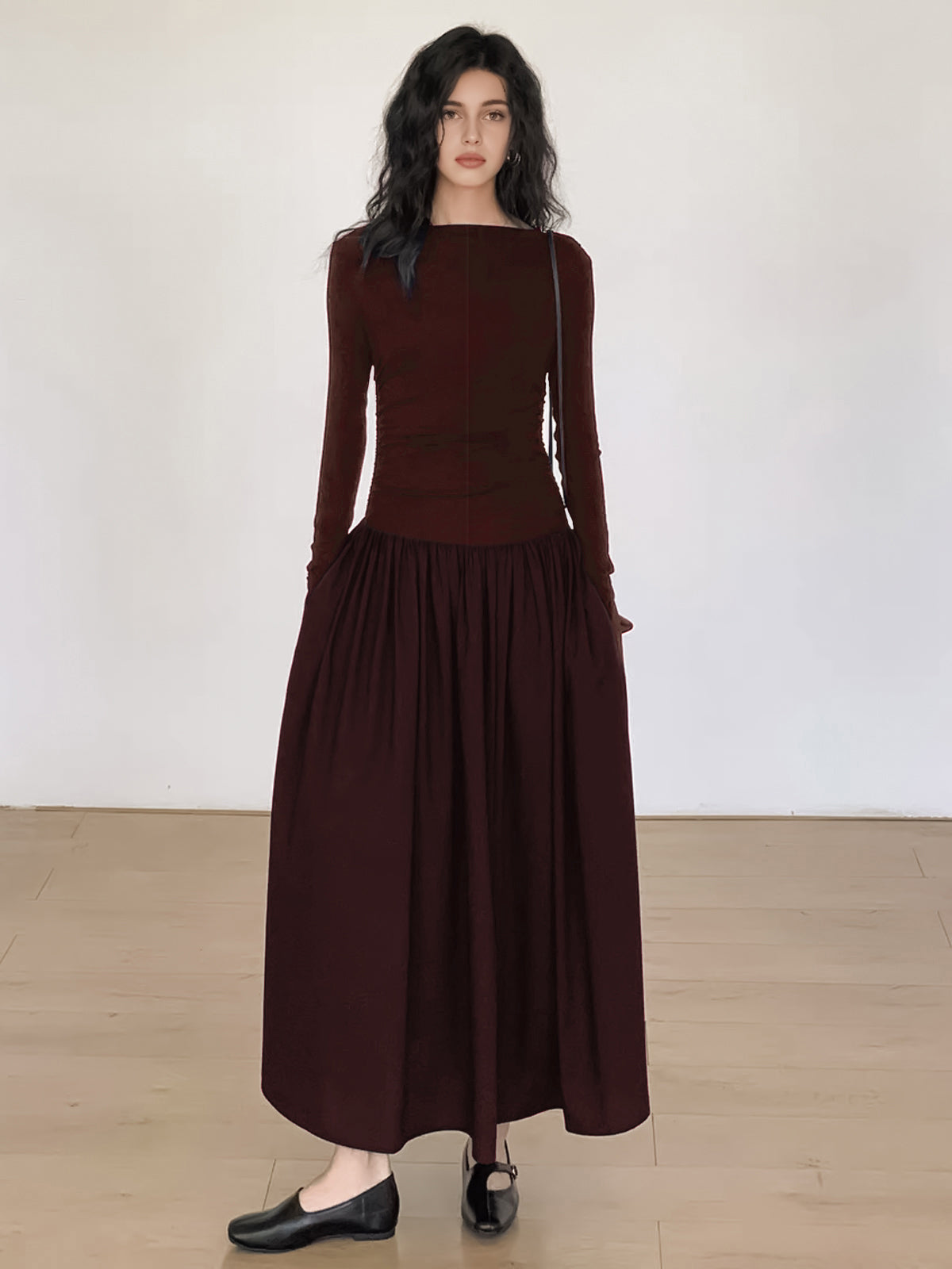 Valentina – Vestido midi de punto con paneles plisados para mujer