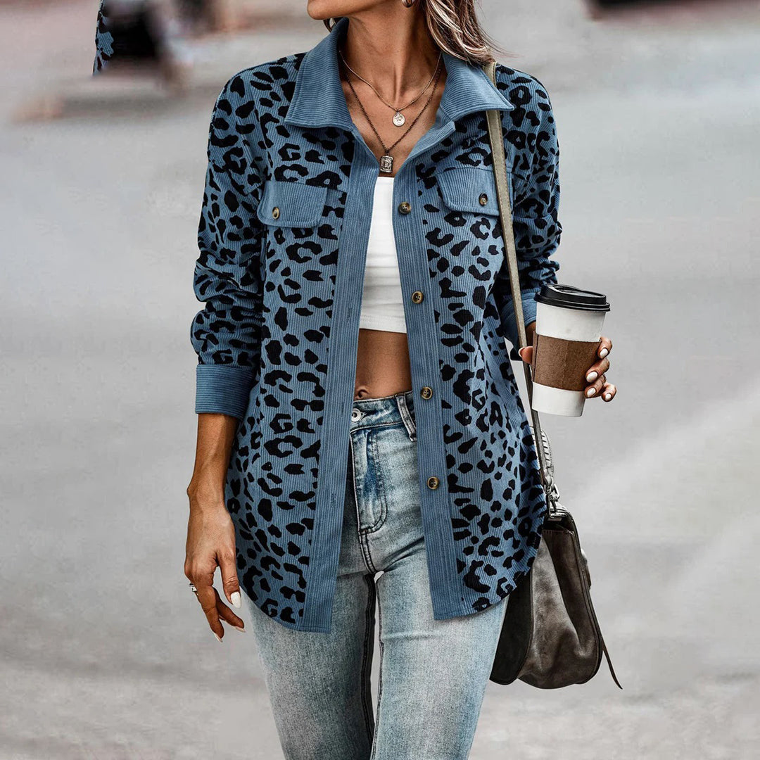 Blazer entallada con estampado de leopardo – LÉONA