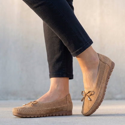 BELÉN – Mocasines ortopédicos con lazo y perforaciones para mujer