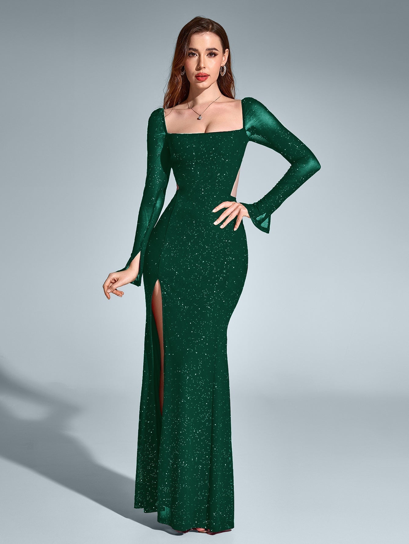 Luz de Gala – Vestido largo con brillo, espalda descubierta y apertura alta para mujer