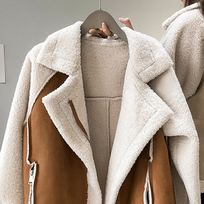 Abrigo elegante de mujer con cuello en pico – FREYA