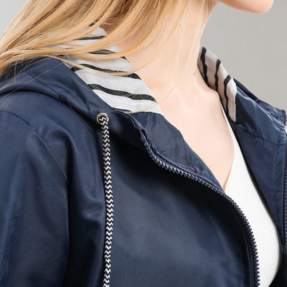 Chaqueta impermeable de mujer con diseño moderno – MARINA