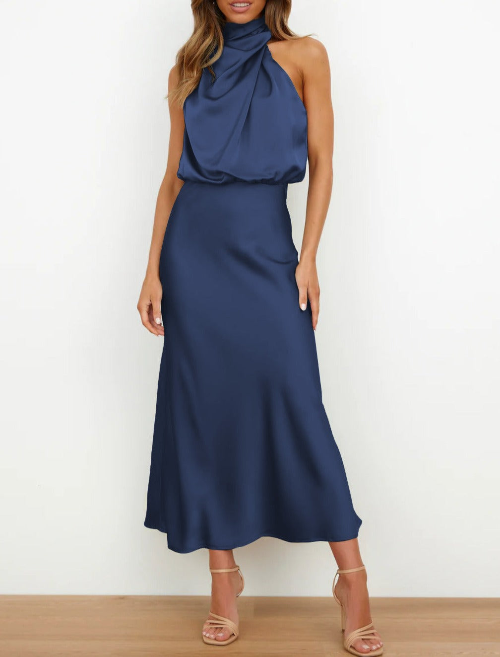 Estella – Vestido midi elegante de satén con cuello drapeado para mujer