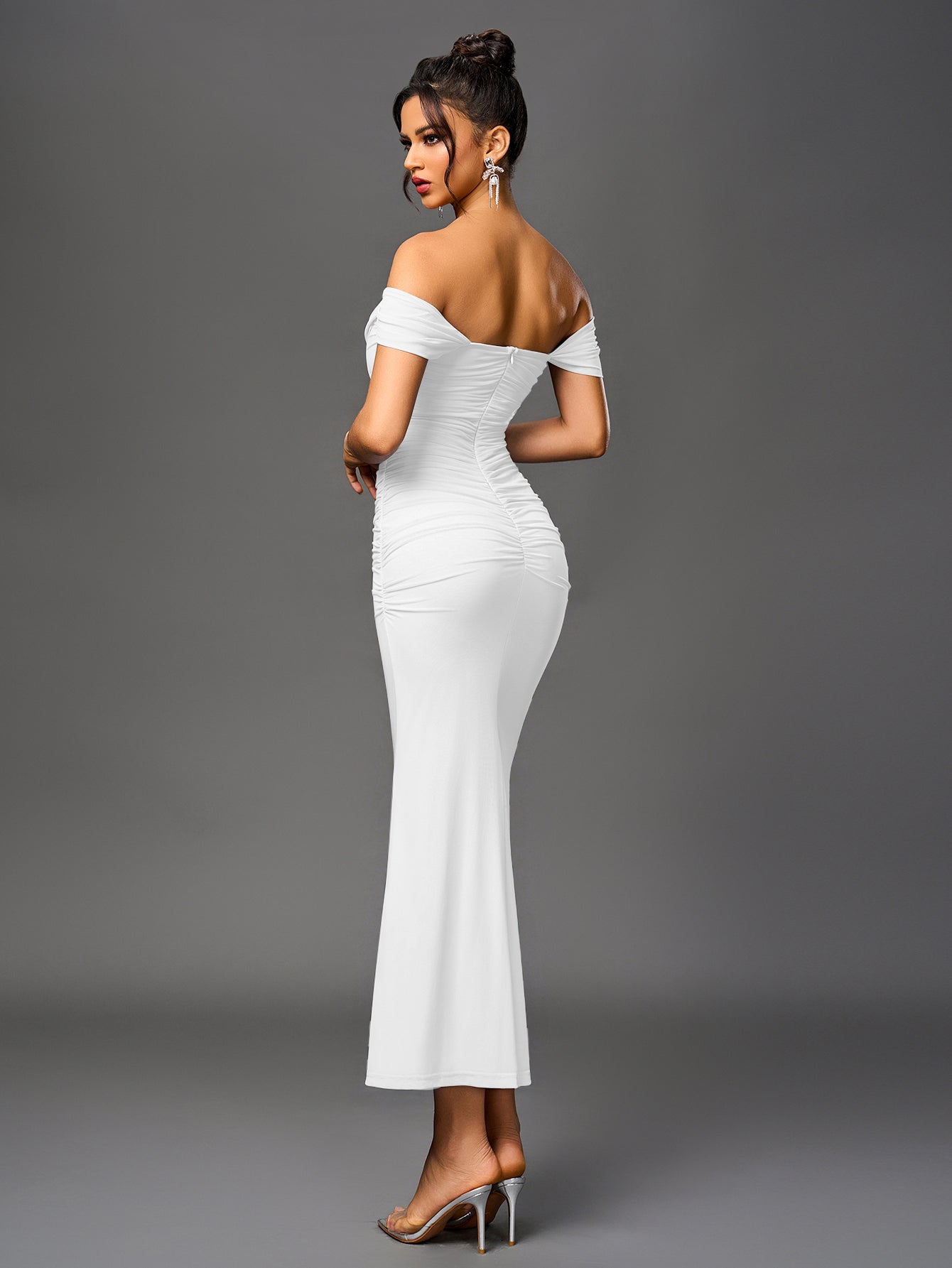 Estela – Vestido largo ajustado con escote de hombros descubiertos para mujer