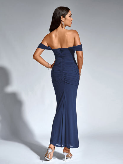 Estela – Vestido largo ajustado con escote de hombros descubiertos para mujer