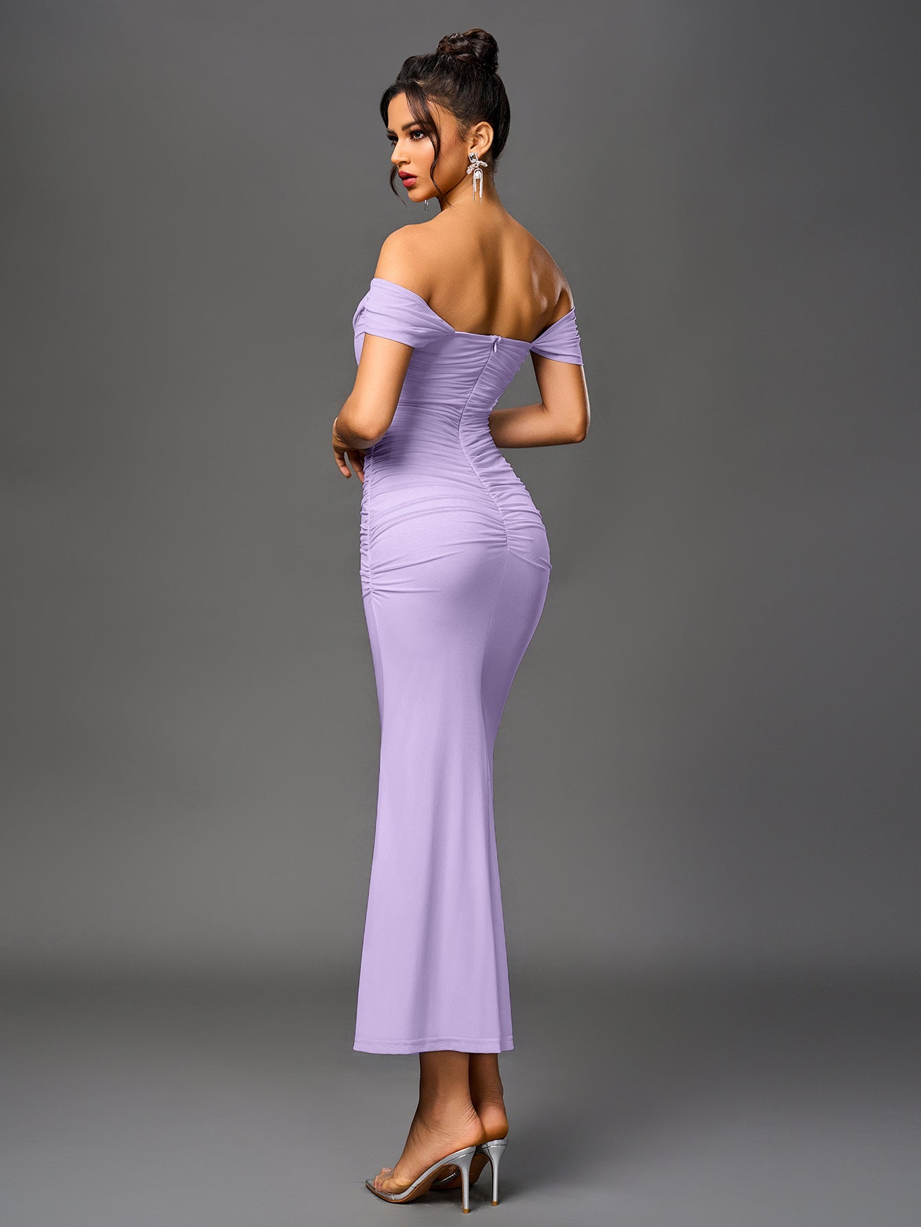 Estela – Vestido largo ajustado con escote de hombros descubiertos para mujer