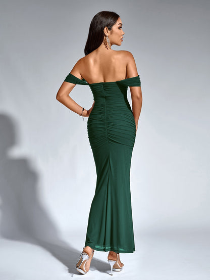 Estela – Vestido largo ajustado con escote de hombros descubiertos para mujer