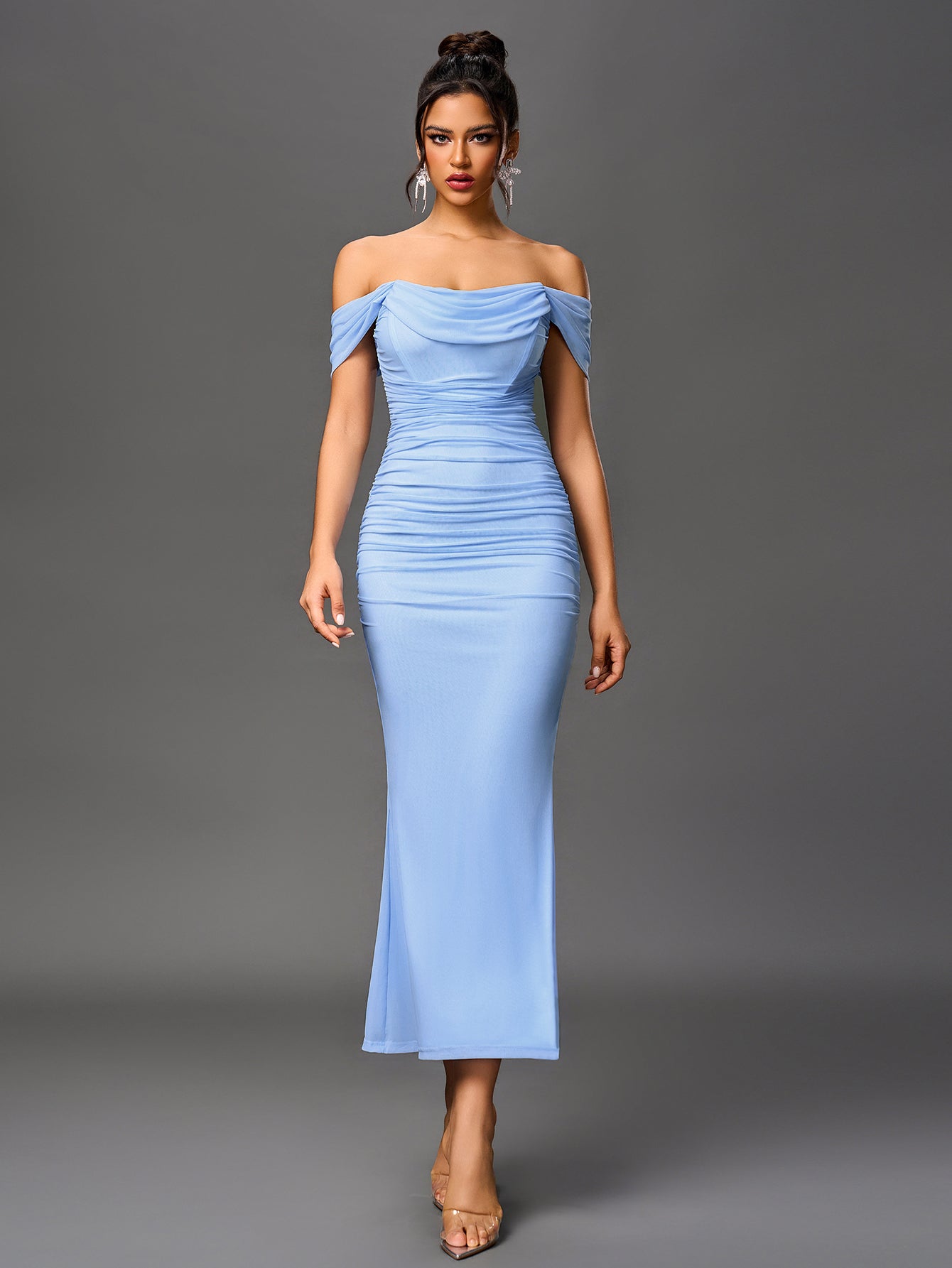 Estela – Vestido largo ajustado con escote de hombros descubiertos para mujer