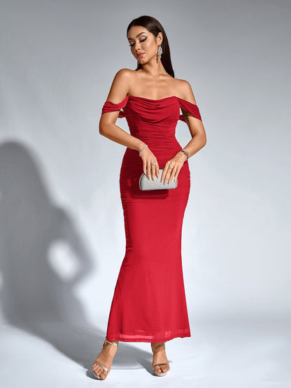 Estela – Vestido largo ajustado con escote de hombros descubiertos para mujer