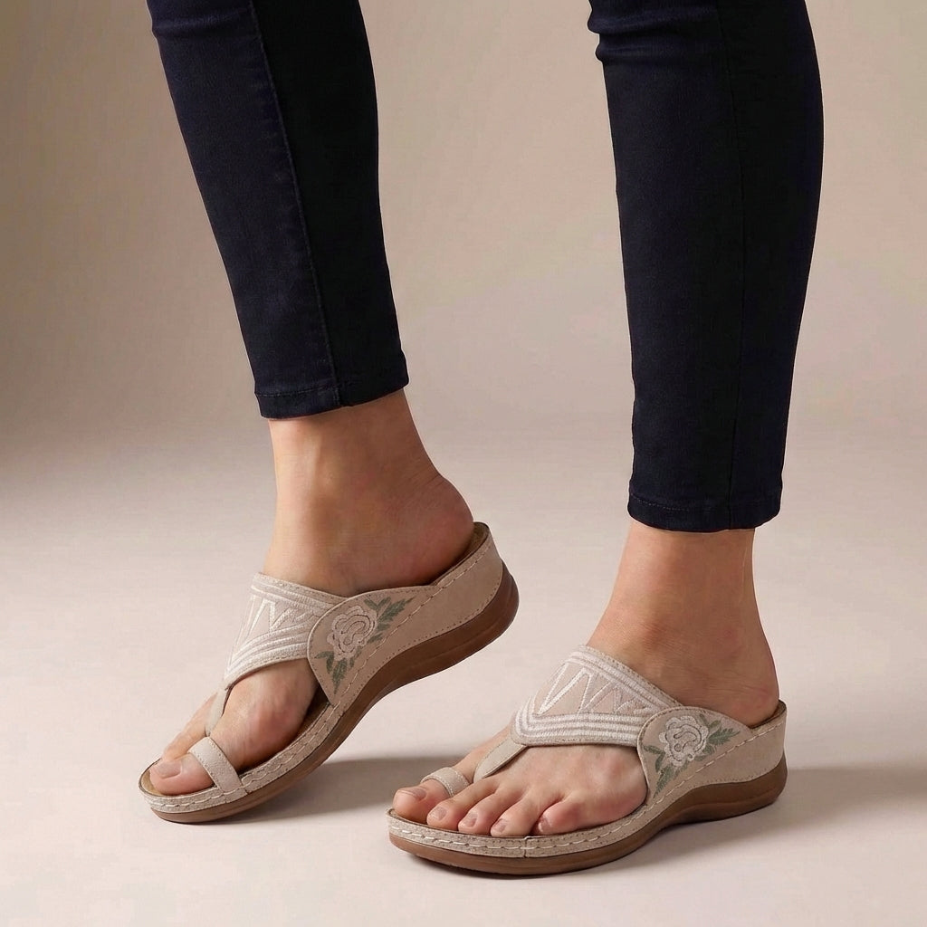 FLORA – Sandalias ortopédicas con cuña y bordado floral para mujer