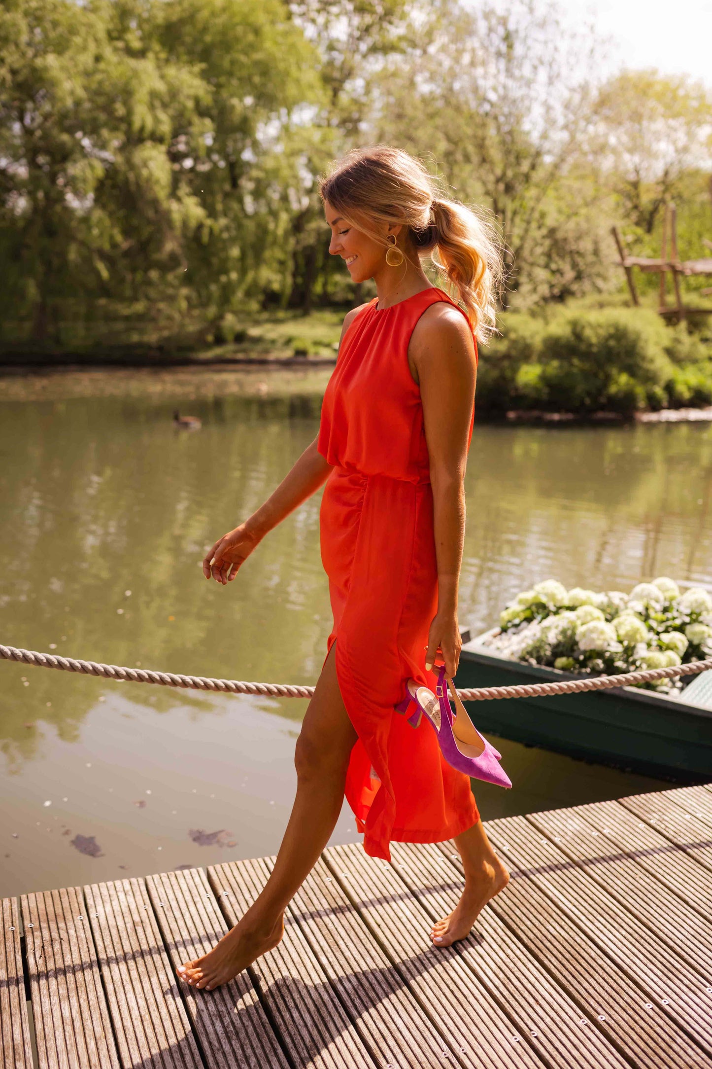Sofía – Vestido de verano con cuello alto y abertura lateral para mujer