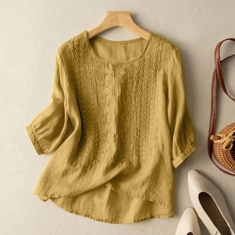 Blusa bordada fluida con diseño artesanal y estilo relajado – AURIA