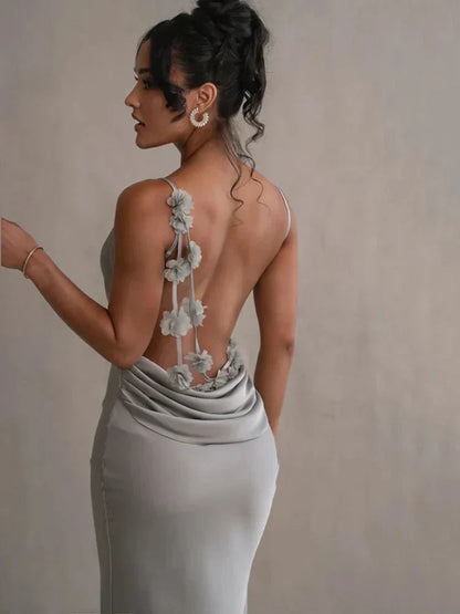 Sakura – Vestido maxi satinado con cuello cascada para mujer