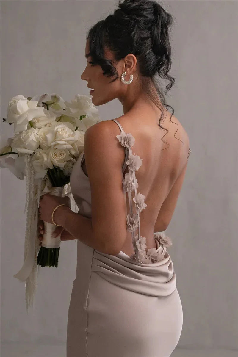 Sakura – Vestido maxi satinado con cuello cascada para mujer