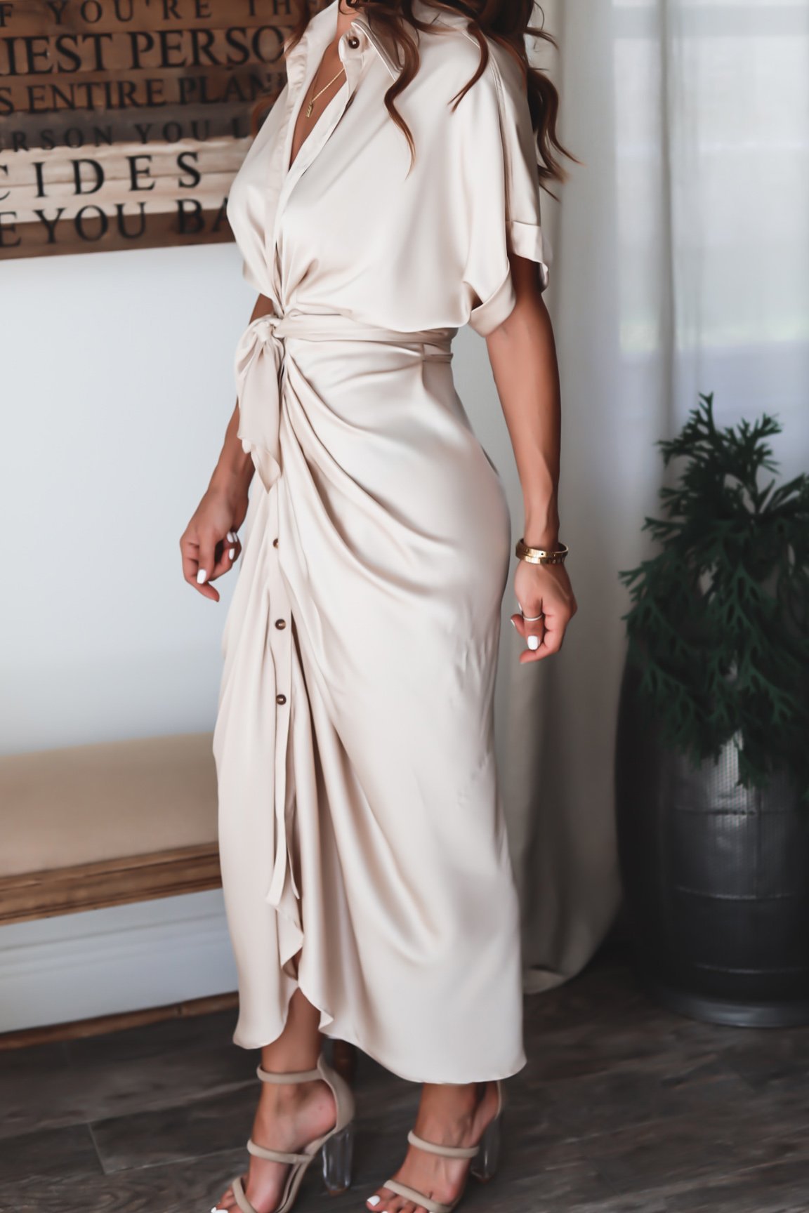 Marina – Vestido largo de satén con drapeado y lazo en la cintura para mujer