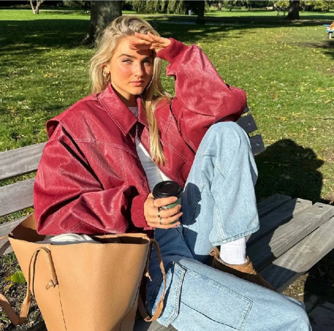 AGNERA – Chaqueta bomber oversize de efecto cuero para mujer con costuras en contraste