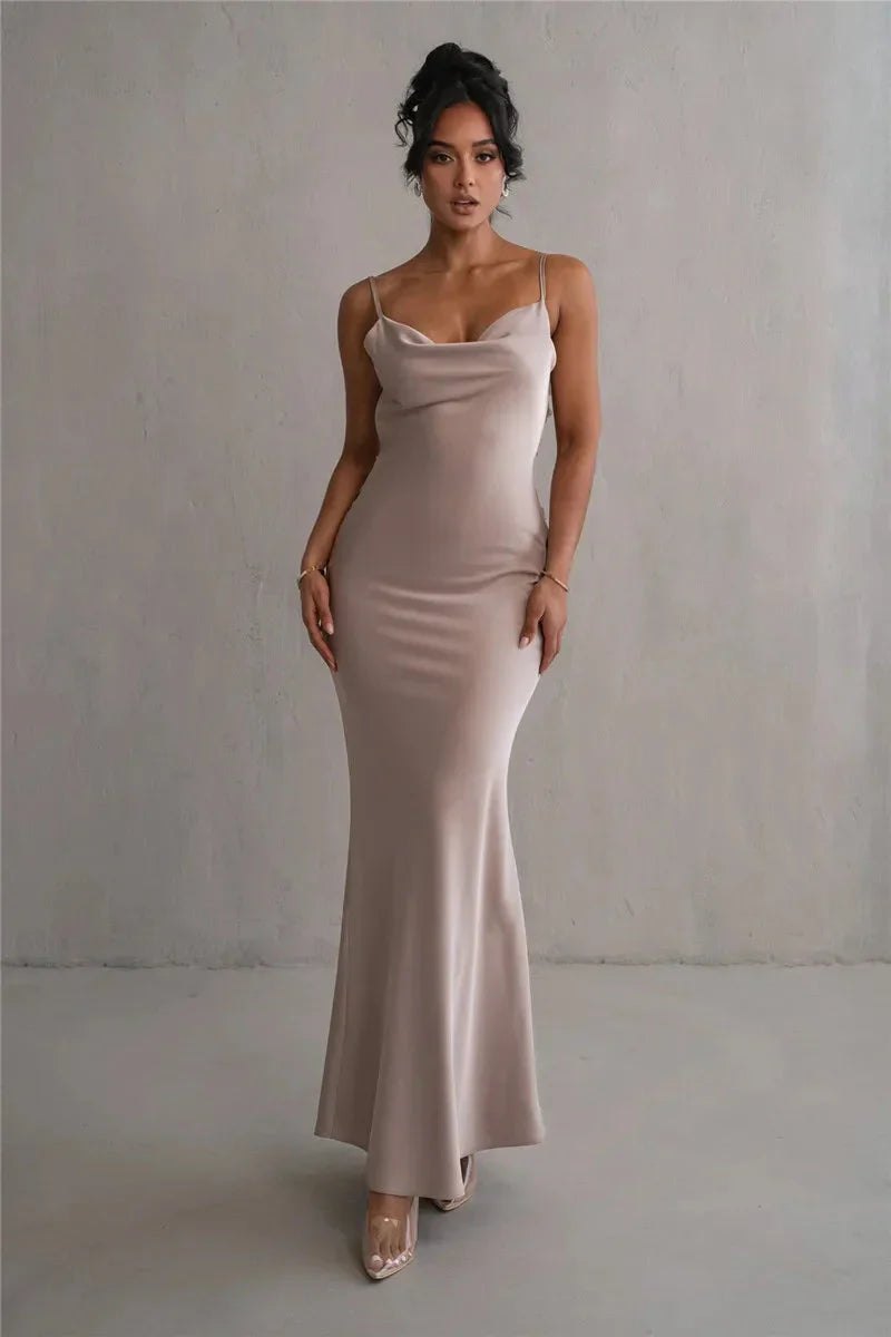 Sakura – Vestido maxi satinado con cuello cascada para mujer
