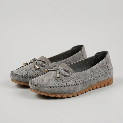 BELÉN – Mocasines ortopédicos con lazo y perforaciones para mujer
