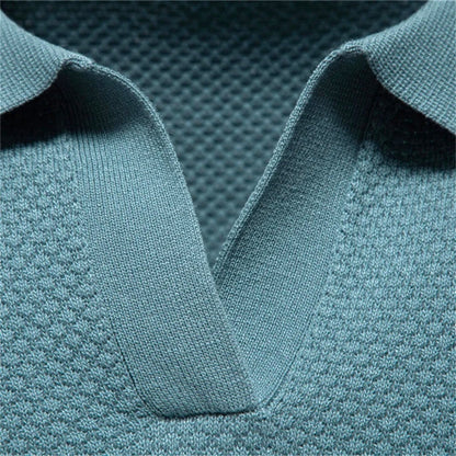 Polo de hombre con textura estructurada y cuello abierto – VICTOR