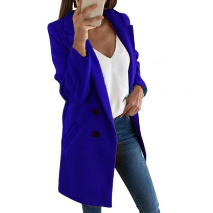 Blazer larga entallada con doble botonadura y solapa clásica – NERIZA