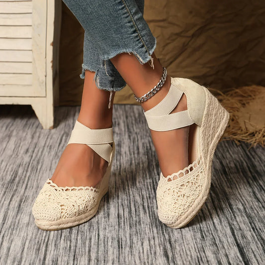 Verena – Zapatos de cuña para mujer con detalle de crochet y tira elástica en el tobillo
