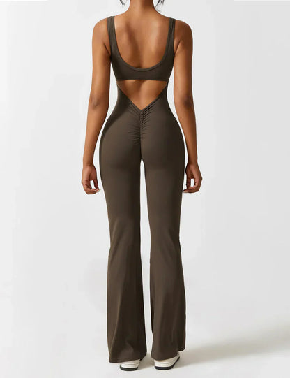 Elara – Mono elegante con espalda en V y pierna flare para mujer