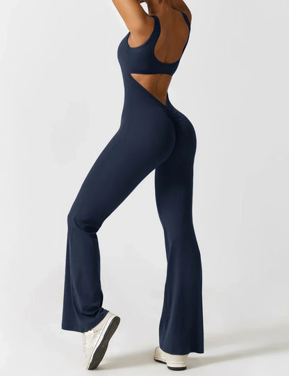 Elara – Mono elegante con espalda en V y pierna flare para mujer