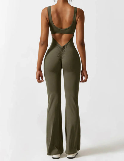 Elara – Mono elegante con espalda en V y pierna flare para mujer